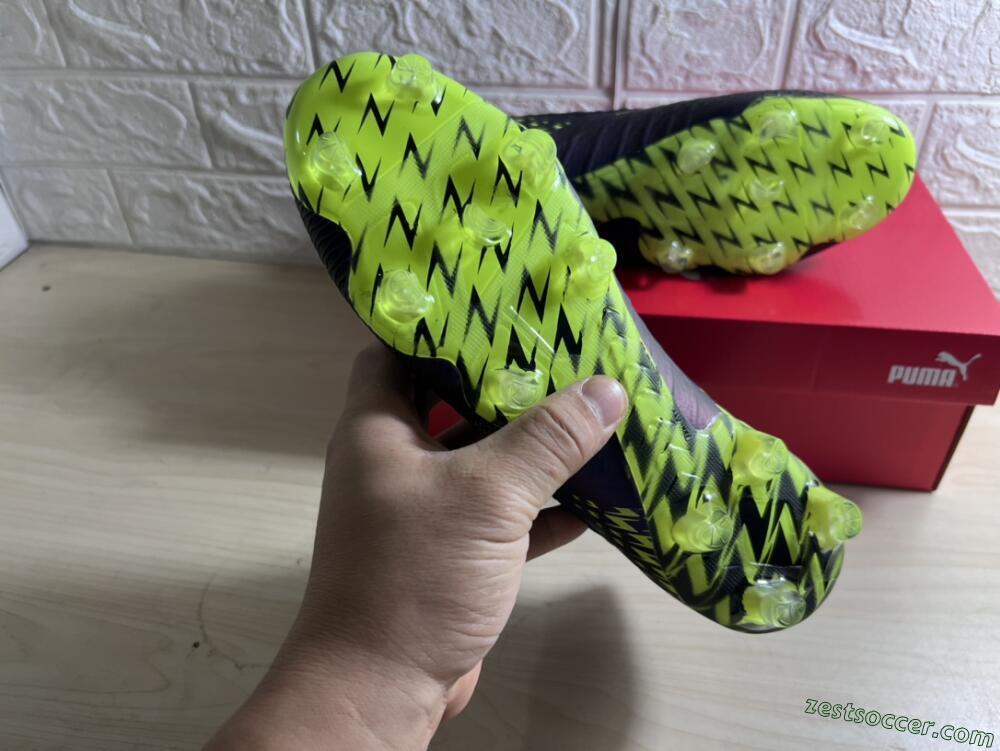 Puma Future Z 1.3 Instinct FG Low-Tops Soccer Cleats - Black/Green