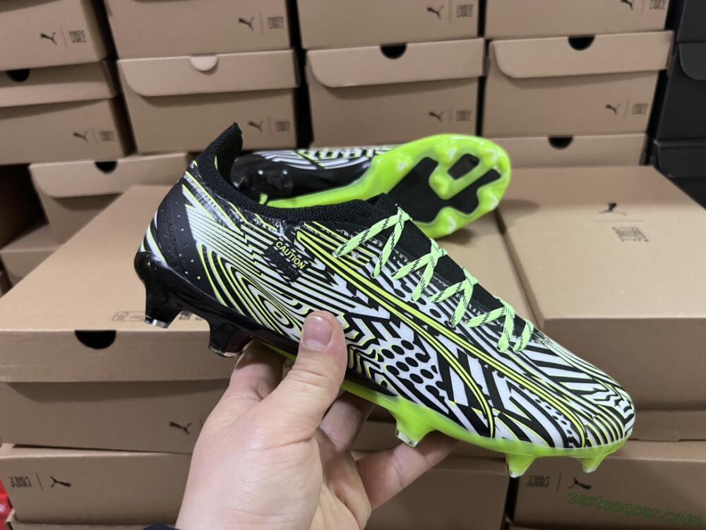 Puma Ultra Ultimate FG Low-Tops Soccer Cleats - White/Black/Green