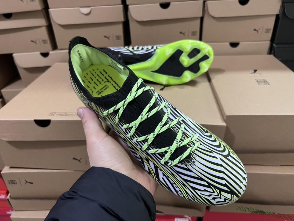 Puma Ultra Ultimate FG Low-Tops Soccer Cleats - White/Black/Green