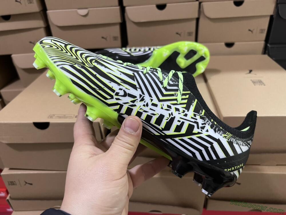 Puma Ultra Ultimate FG Low-Tops Soccer Cleats - White/Black/Green