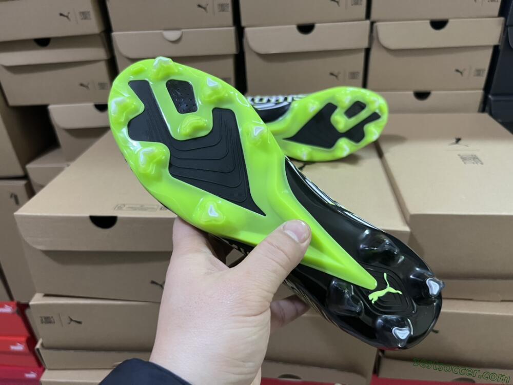 Puma Ultra Ultimate FG Low-Tops Soccer Cleats - White/Black/Green