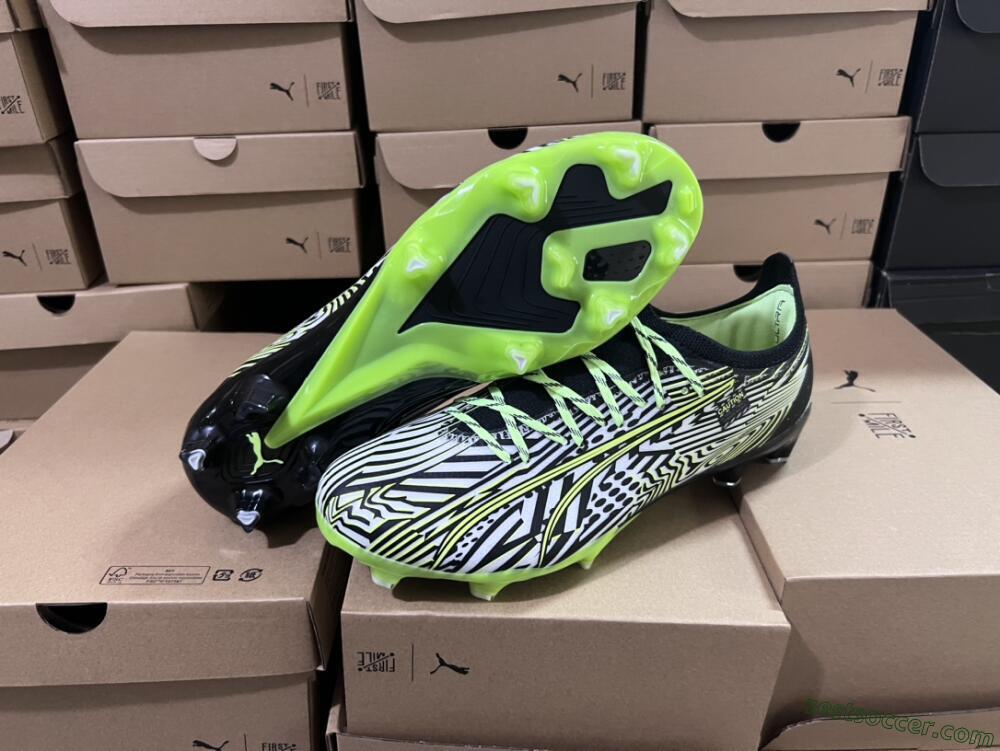 Puma Ultra Ultimate FG Low-Tops Soccer Cleats - White/Black/Green
