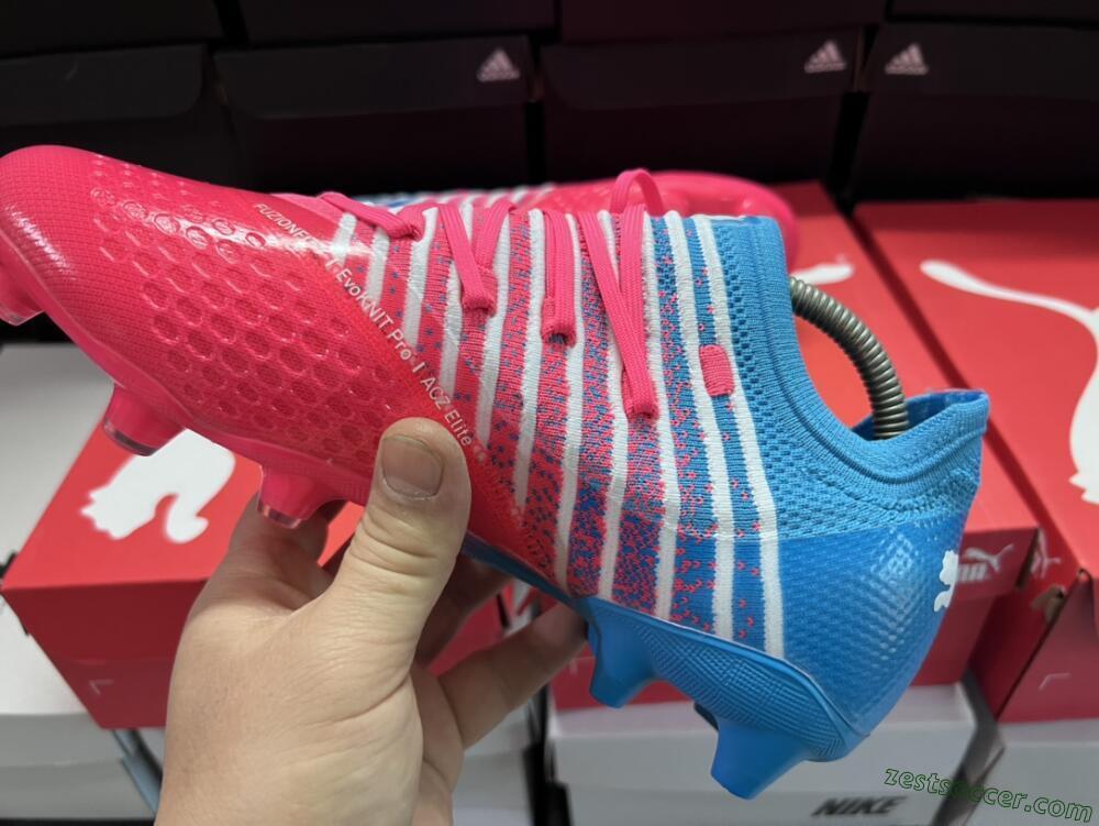 Puma Future Z 1.3 Instinct FG Low-Tops Soccer Cleats - Pink/Blue
