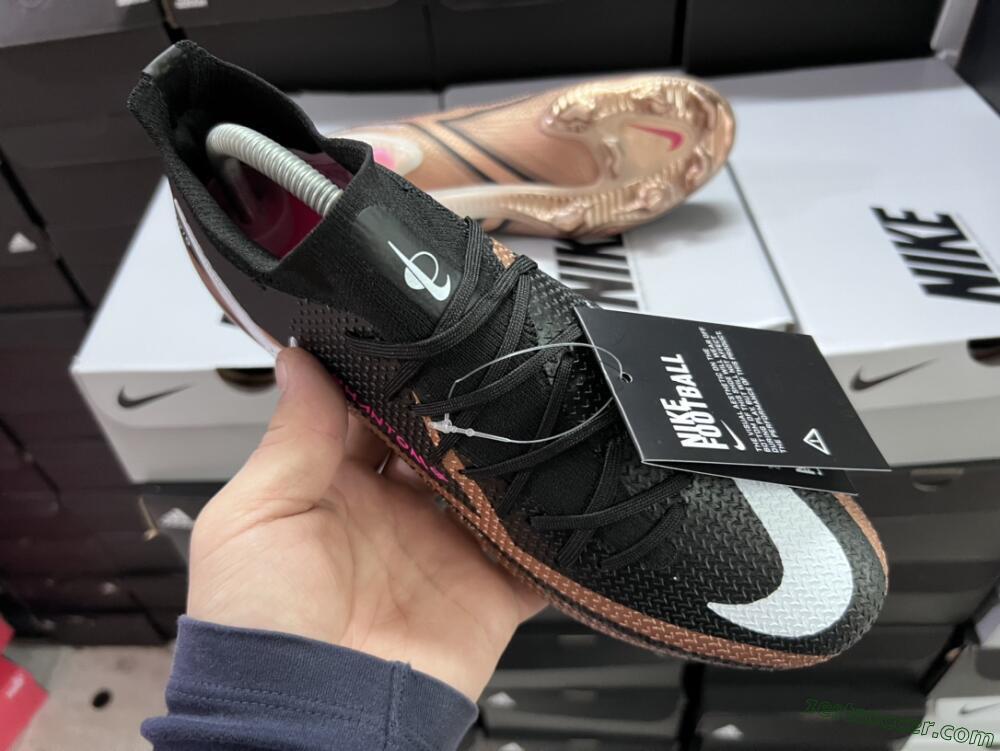 Nike Phantom GT 2 DF Elite FG High-Tops Soccer Cleats - Black/Gold/White