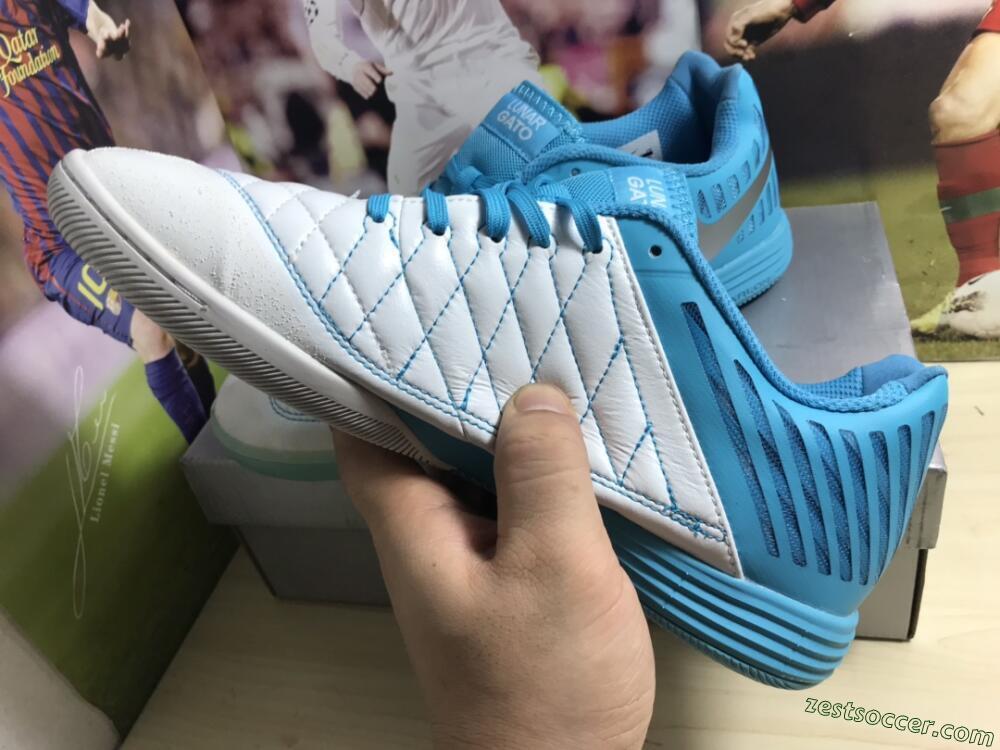 Nike Lunar Gato 2 IC Low-Tops Soccer Shoes - White/Blue/Silver