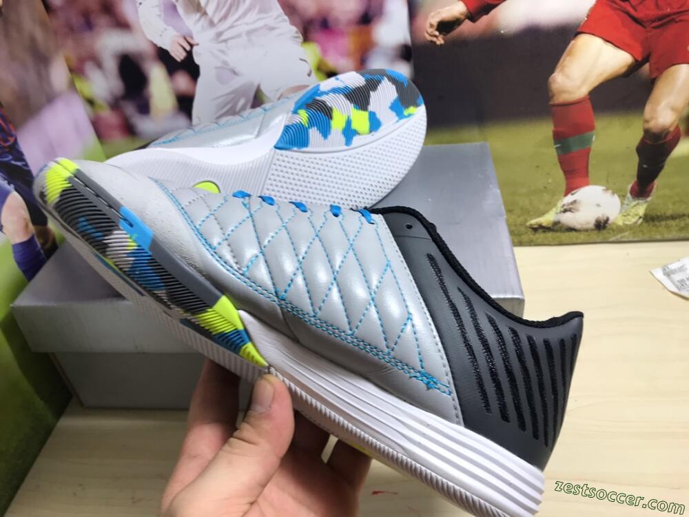 Nike Lunar Gato 2 IC Low-Tops Soccer Shoes - Black/Blue/Yellow