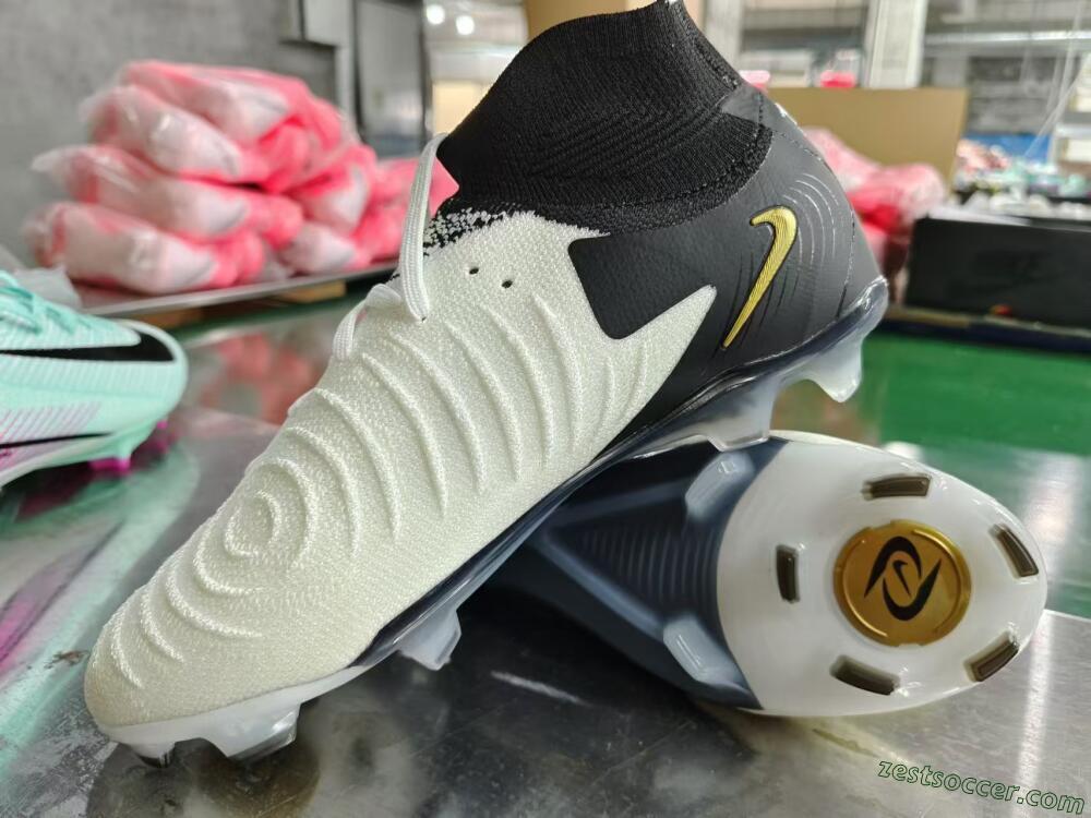 Nike Phantom Luna Elite NU FG High-Tops Soccer Cleats - White/Black/Gold