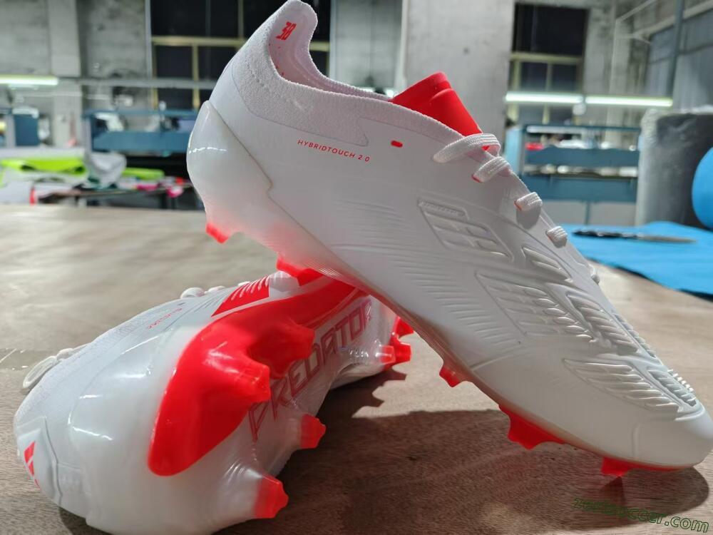 Adidas Predator Accuracy.1 FG Low-Tops Soccer Cleats - Beige/White/Red