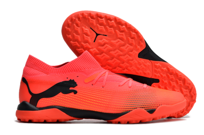 Puma Future 7 Ultimate TF Low-Tops Soccer Shoes - Red/Black