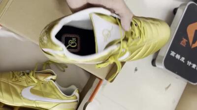 Nike Tiempo Legend 7 Elite R10 FG Low-Tops Soccer Cleats - Gold/White