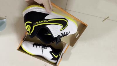 Nike React Tiempo Legend 9 Pro IC Low-Tops Soccer Shoes - White/Yellow/Black