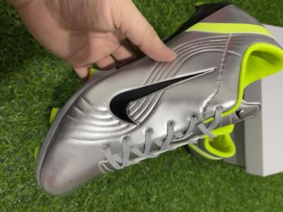 Ronaldo X Nike R9 Mercurial Vapor 3 FG Low-Tops Soccer Cleats - Silver/Black/Yellow