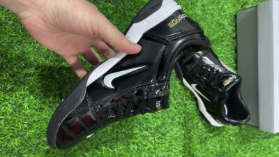 Nike Total 90 II IC Low-Tops Soccer Shoes - Black/White