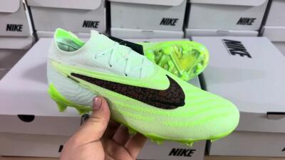 Nike Phantom GX Elite FG Low-Tops Soccer Cleats - Green/Black/Gold